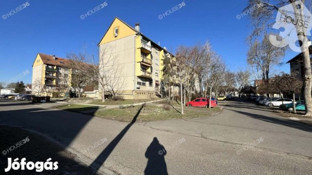 Kecskeméti eladó 46 nm-es lakás