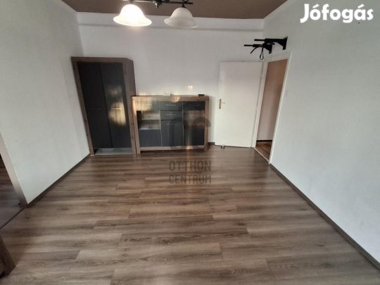 Kecskeméti eladó 49 nm-es lakás