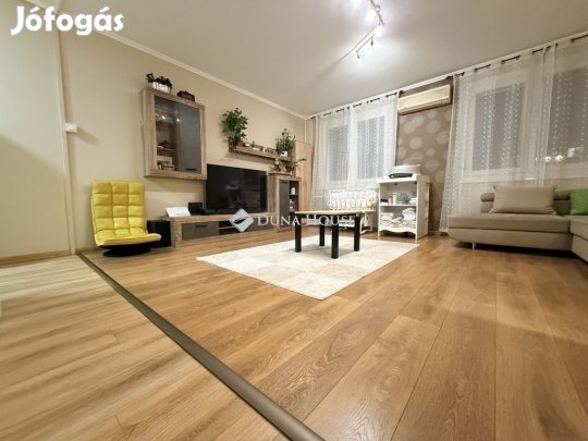 Kecskeméti eladó 54 nm-es lakás