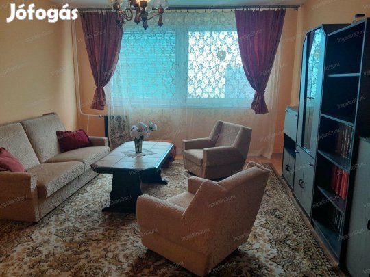 Kecskeméti eladó 55 nm-es lakás