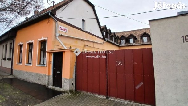 Kecskeméti eladó 563 nm-es ház