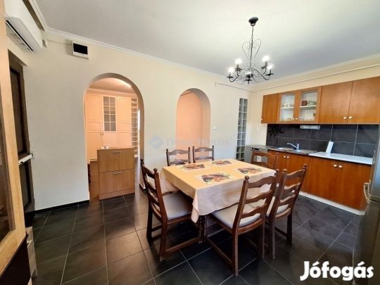 Kecskeméti eladó 56 nm-es lakás