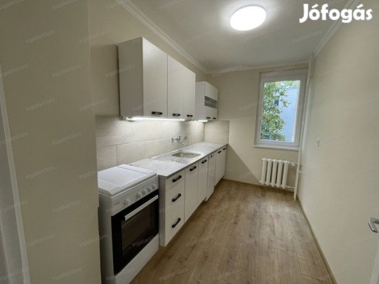 Kecskeméti eladó 57 nm-es lakás