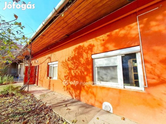 Kecskeméti eladó 58 nm-es lakás