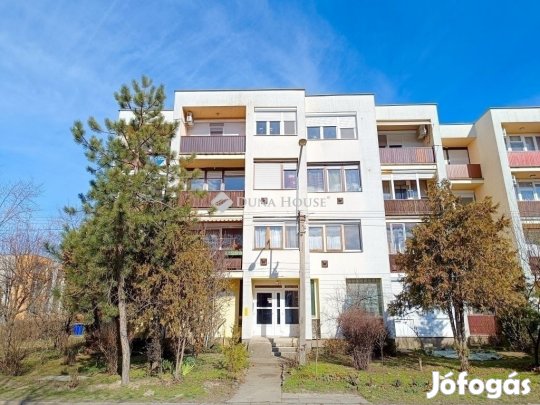 Kecskeméti eladó 60 nm-es lakás