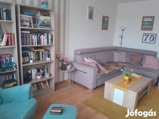 Kecskeméti eladó 64 nm-es lakás