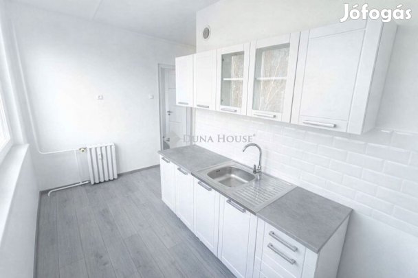 Kecskeméti eladó 65 nm-es lakás