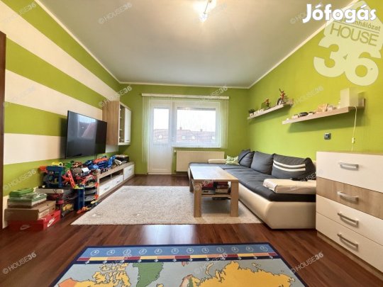 Kecskeméti eladó 72 nm-es lakás