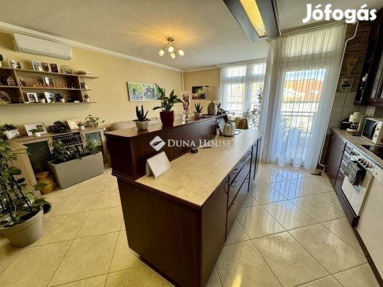 Kecskeméti eladó 83 nm-es lakás