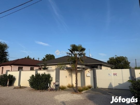 Kecskeméti eladó 95 nm-es ház