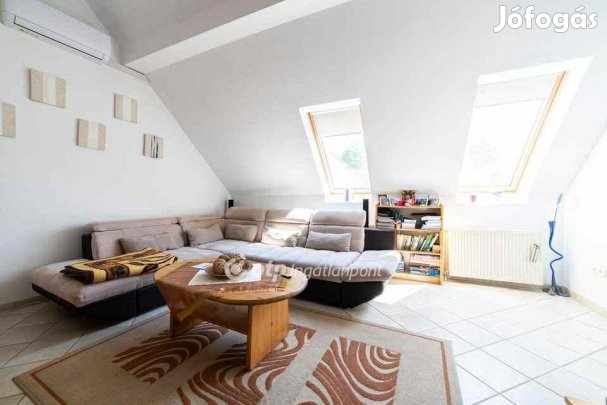 Kecskeméti eladó 96 nm-es lakás