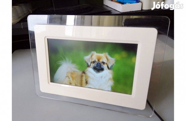 Kedvenc képeit sorozatban vetítő digitális fotókeret