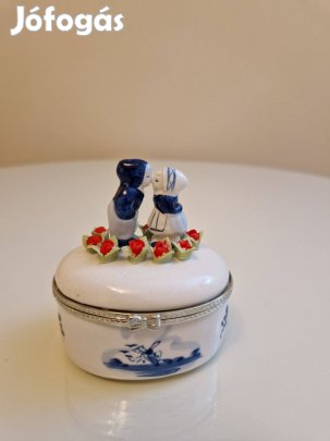 Kedves kis ékszertartó