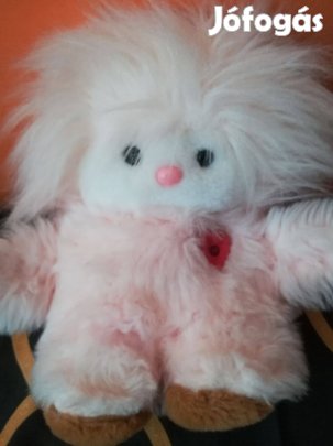 Kedves kis plüss baba,32 cm magas,visszamondja, amit mondunk neki!/75