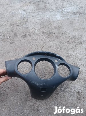 Keeway Arn Fejidom hátsó része