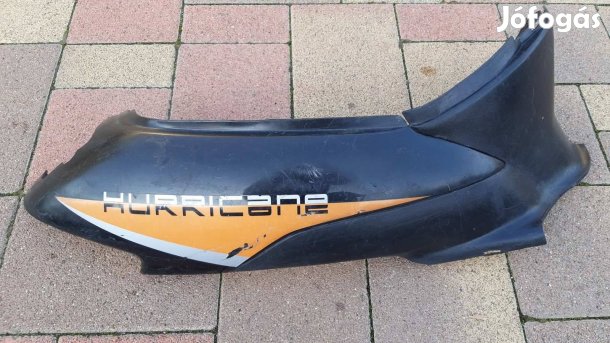 Keeway Hurricane ülés alatti idom jobb