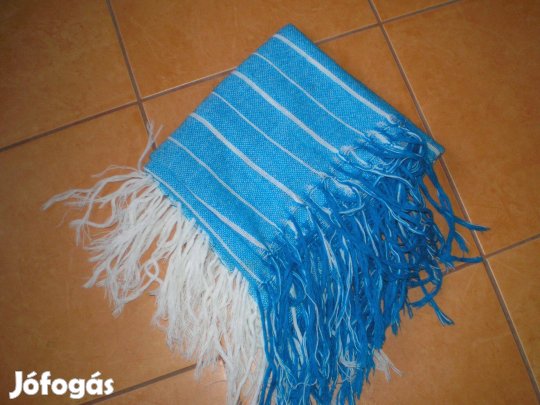 Kék és fehér színű kendő sál 90 x 90 cm szinte új