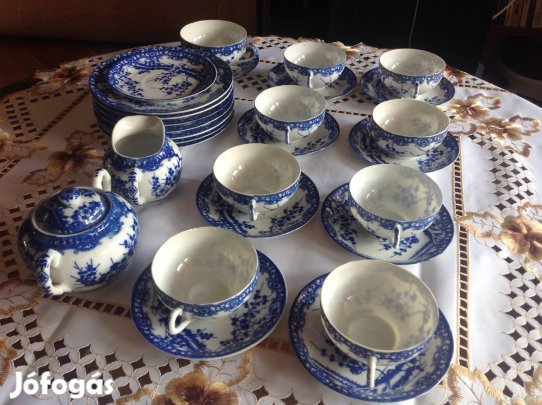 Kék mintás porcelán teáskanál készlet, tányérokkal