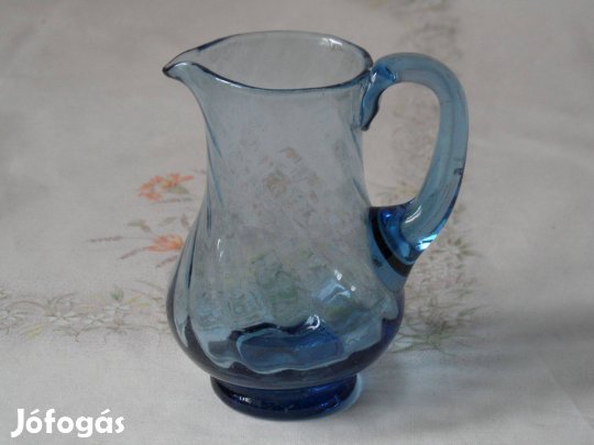 Kék üveg kancsó, kiöntő