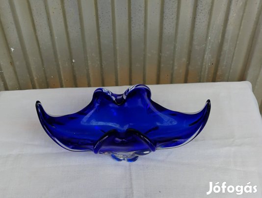 Kék üveg kinálótál