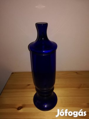 Kék üveg serleg