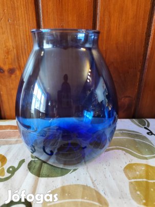 Kék üveg váza