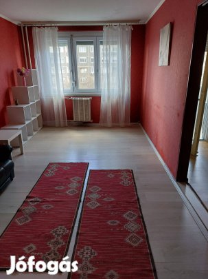 Kelenföldön a Bikás park mellett eladó egy két szobás lakás