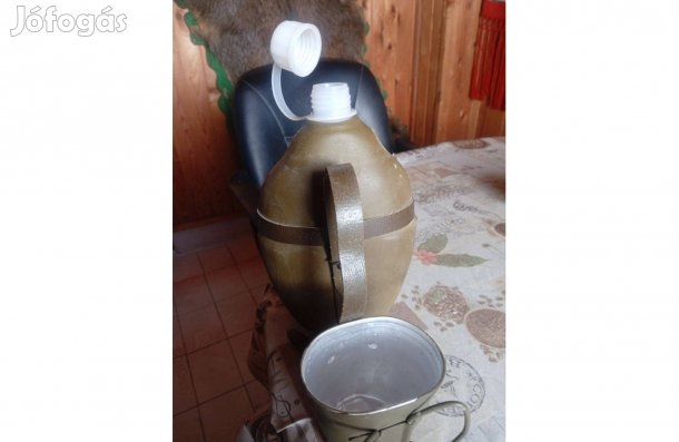 Kelet-Német katonai kulacs