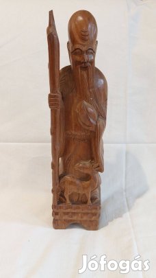 Keleti bölcs fafaragás szobor