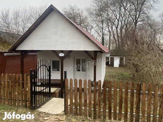 Keleti főcsatornán szépen felújított téliesített nyaraló eladó 45_beho