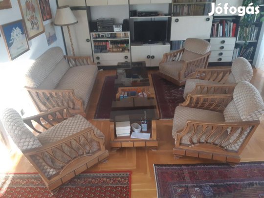 Keleti stílusú fa ülőgarnitúra üvegasztallal