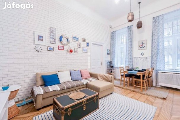 Kellemes Hangulatú, Berendezett, Gépesített Otthon, Különnyíló Szobák!