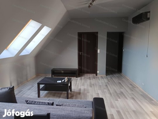 Kellemes, jó adottságokkal rendelkező lakás eladó a belvárosban