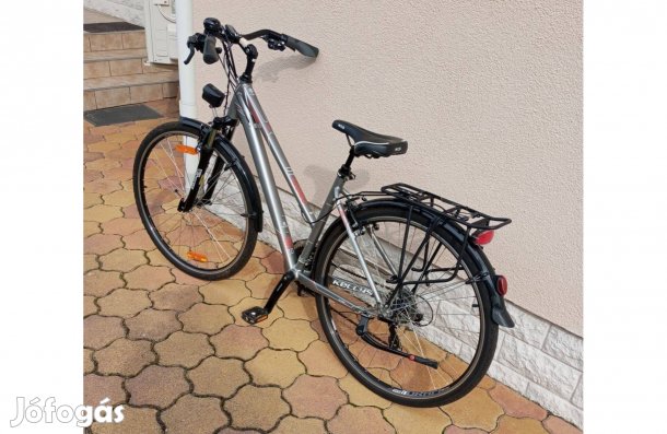 Kellys márkájú kerékpár, alig használt!