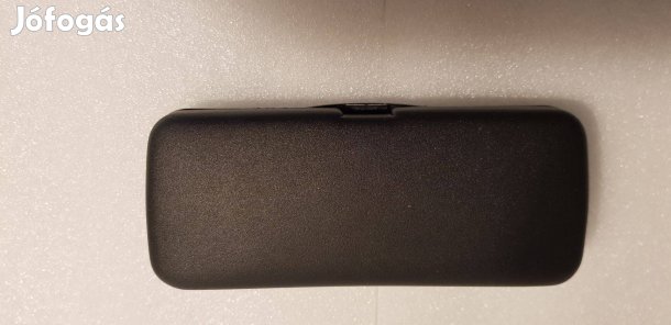 Kemény rugóra záródó tolltartó