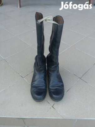 Kemény szárú bőr csizma