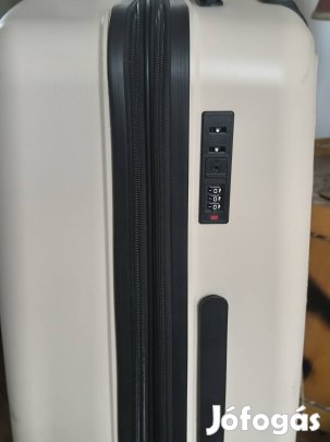 Kemenyfedeles bőrönd 