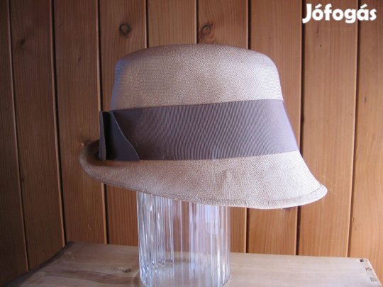 Keményített gyöngyvászon női kalap