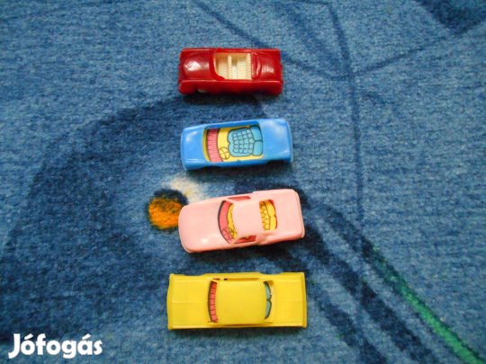 Keményműanyag játékautók