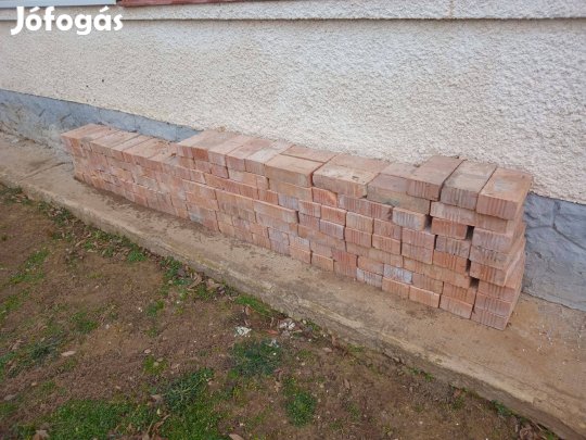 Kéménytégla (jó állapotú)