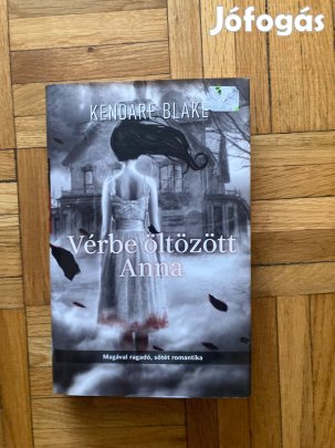 Kendare Blake vérbeöltözött anna