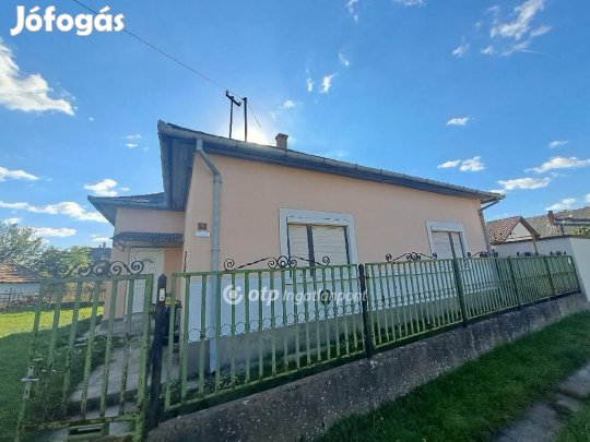 Kenderesi 92 nm-es ház eladó