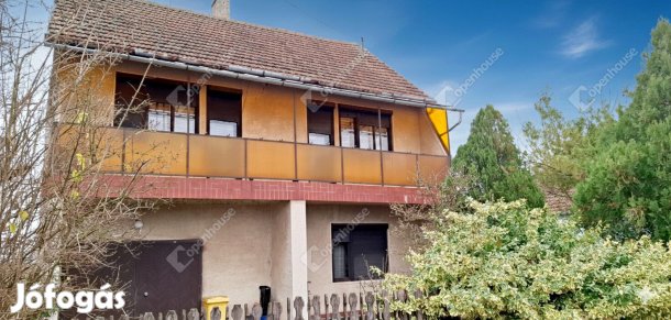Kenézlő központjában 5 szobás családi ház garázzsal eladó