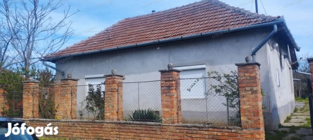Kengyelen 3 szobás családi ház eladó