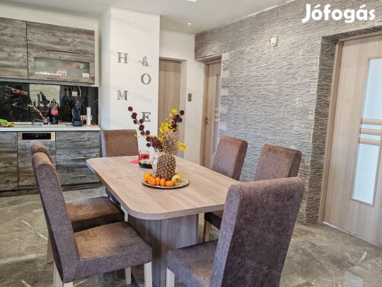 Kengyelen kétszobás családi ház eladó!