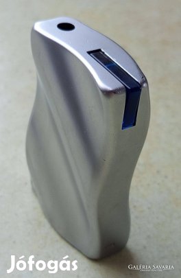 Kent Különleges Öngyújtó , Tömör rozsdamentes acél, hullámos forma