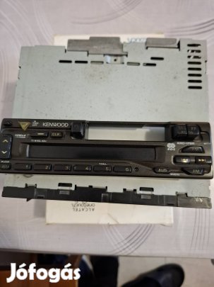 Kenwood.kazettás auto-rádió 4x40w.