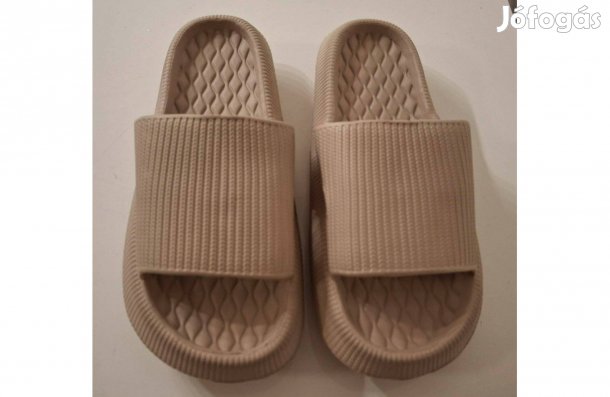 Kényelmes, csúszásmentes, puha EWA papucs, 41-es méret