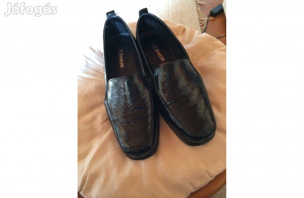 Kényelmes, új cipő 35/36