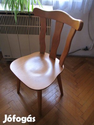 Kényelmes fa szék